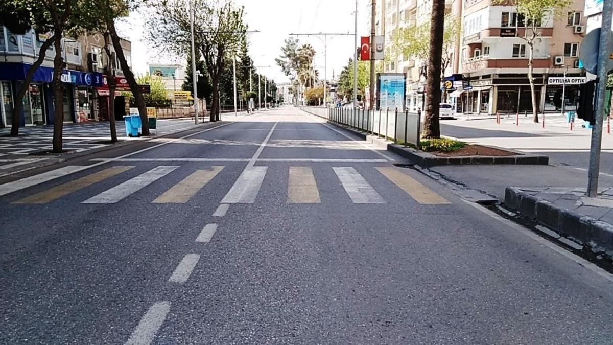 Şanlıurfa&rsquo;da cadde ve sokaklar boş kaldı