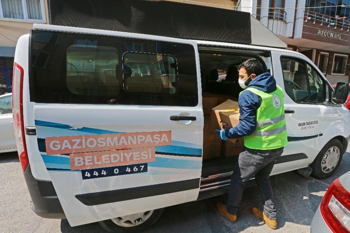 Gaziosmanpaşa&rsquo;da yasağın ilk g&uuml;n&uuml; erzak ve ekmek dağıtımı yapıldı