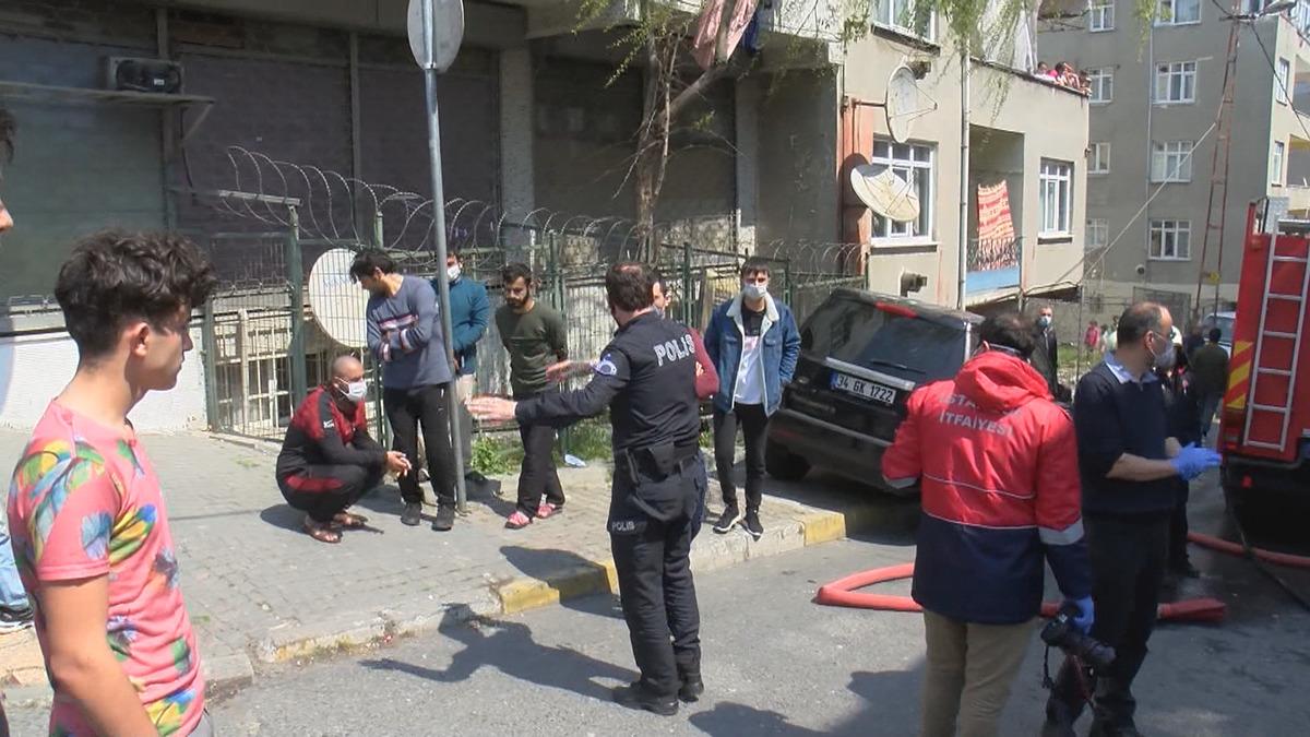 Yasağa aldırış etmediler, yangına m&uuml;dahale eden itfaiyeyi izlediler