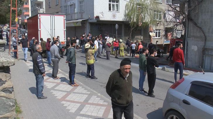 Yasağa aldırış etmediler, yangına müdahale eden itfaiyeyi izlediler G3