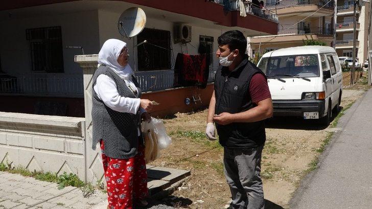 Antalya’da ekmek vatandaşların ayağına geldi G2