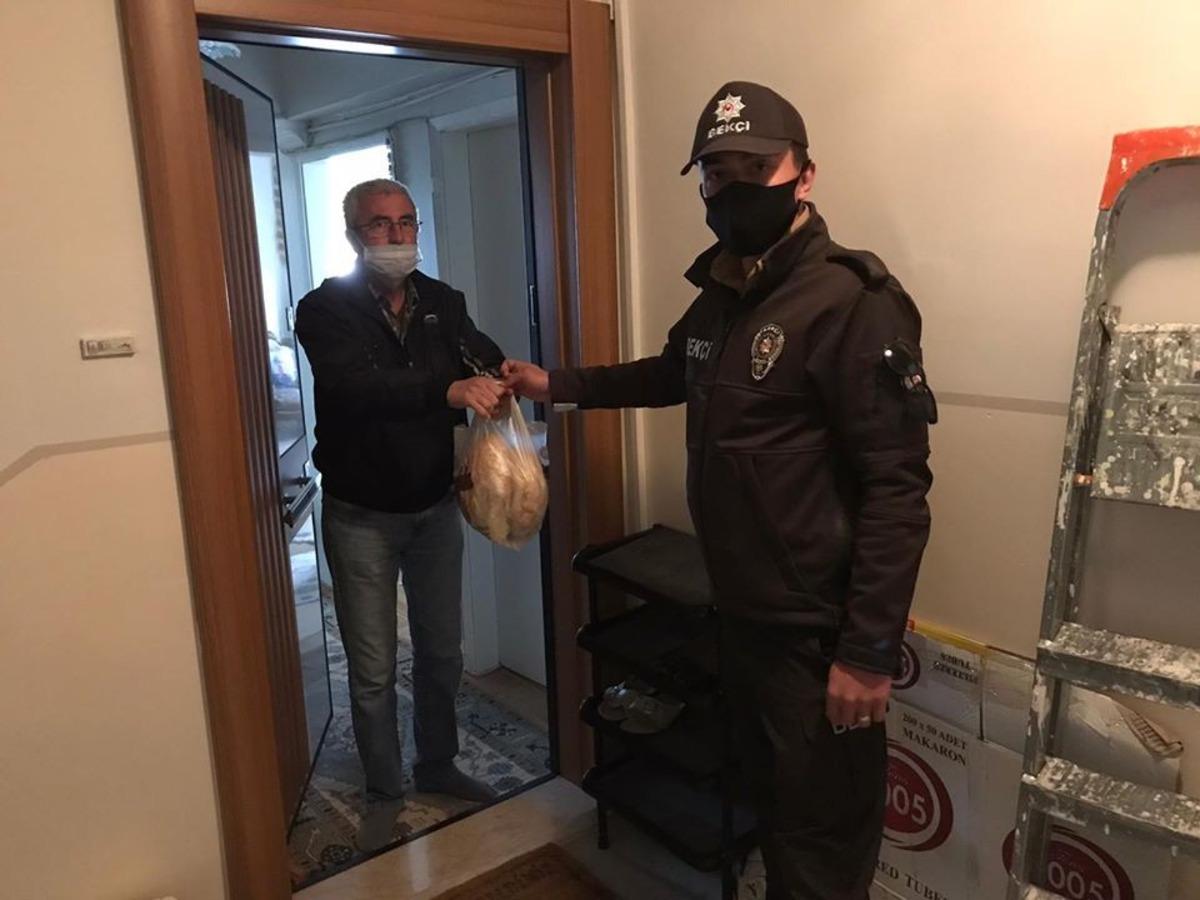 Zor g&uuml;nlerde g&uuml;zel &ouml;rnek: ekmekler kapılara kadar ulaştırdı