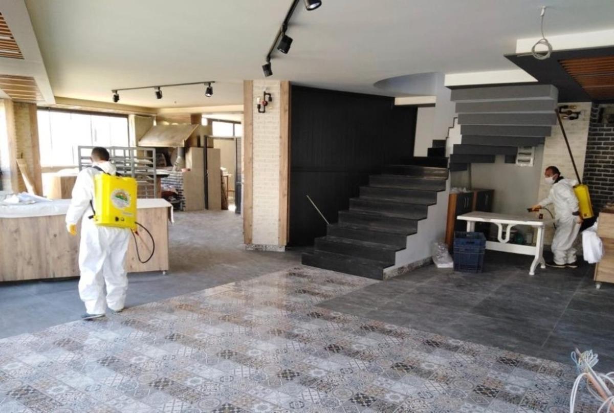 Toroslar&rsquo;da dezenfekte işlemleri sokağa &ccedil;ıkma yasağında da s&uuml;r&uuml;yor