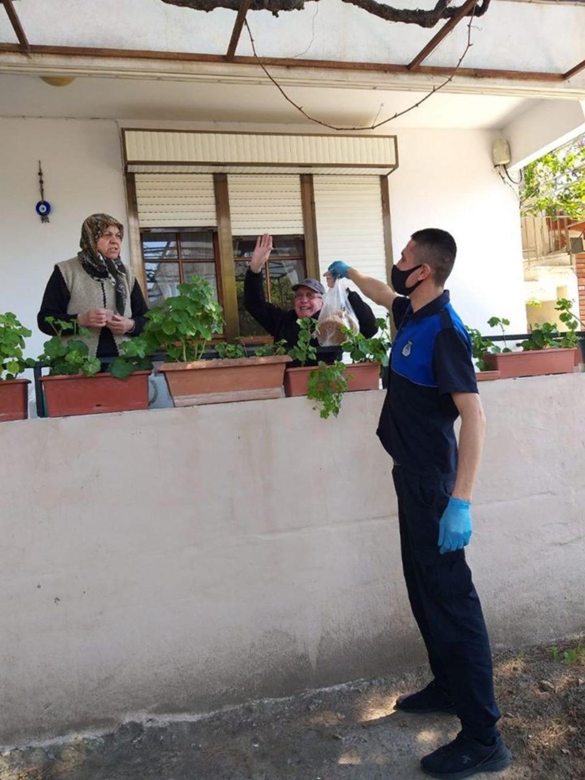 Vatandaşın temel ihtiya&ccedil;ları ekipler tarafından karşılanıyor