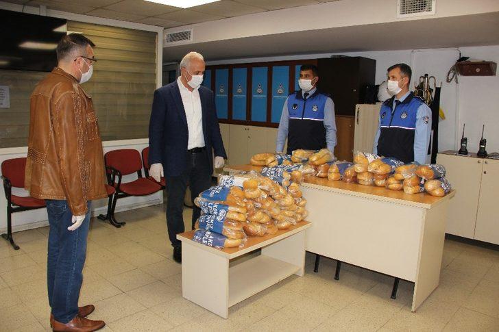 Gültak: “Vatandaşlarımız panik yapmasın. İki günde 20 bin ekmek dağıtacağız” G3