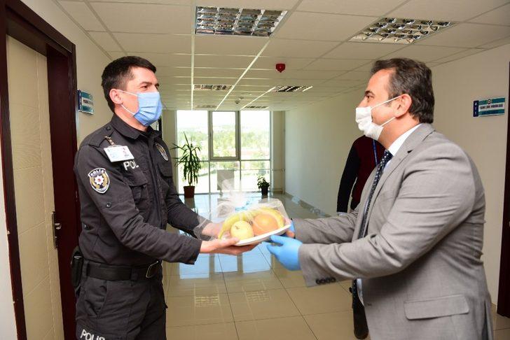 Başkan Aşgın’dan meyveli kutlama G2