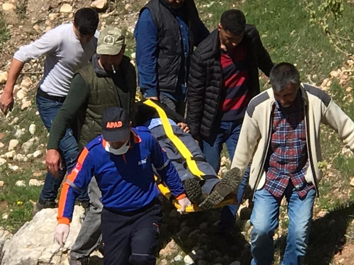 Pancar toplamak isterken kayalıklardan d&uuml;şt&uuml;