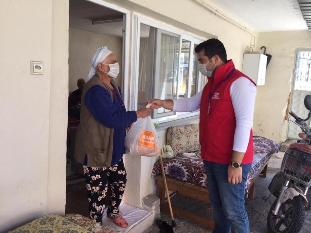 Adana Valiliği sokağa &ccedil;ıkma yasağı s&uuml;recinde de hizmetlerini s&uuml;rd&uuml;r&uuml;yor