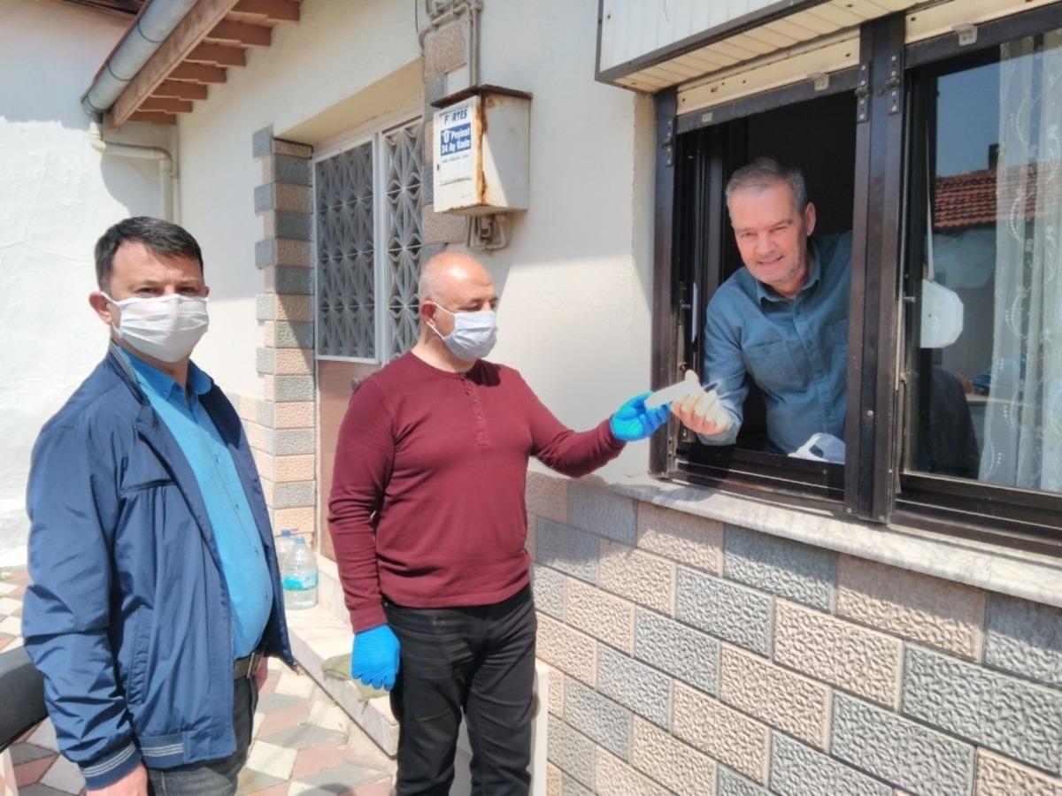 Akhisar Belediyesi g&uuml;n boyu vatandaşların yanında oldu
