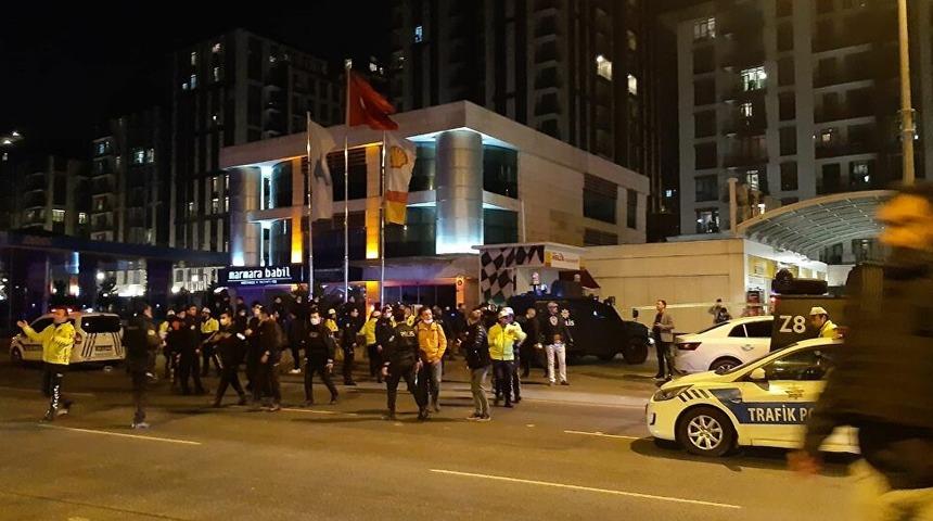 Beyoğlu'nda polise silahlı saldırı! Saldırganın kimliği belli oldu