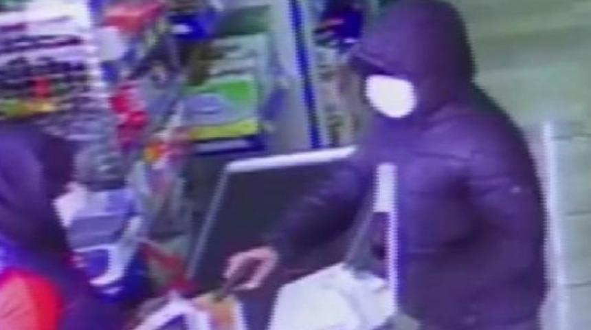 Markette silahlı soygun girişiminde bulunan zanlı: &Ccedil;ikolata almaya girdim, birden aklıma geldi