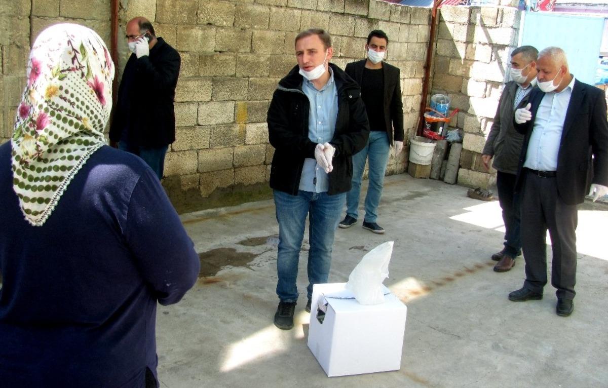 Araban&rsquo;da ihtiya&ccedil; sahibine ekmek ve gıda