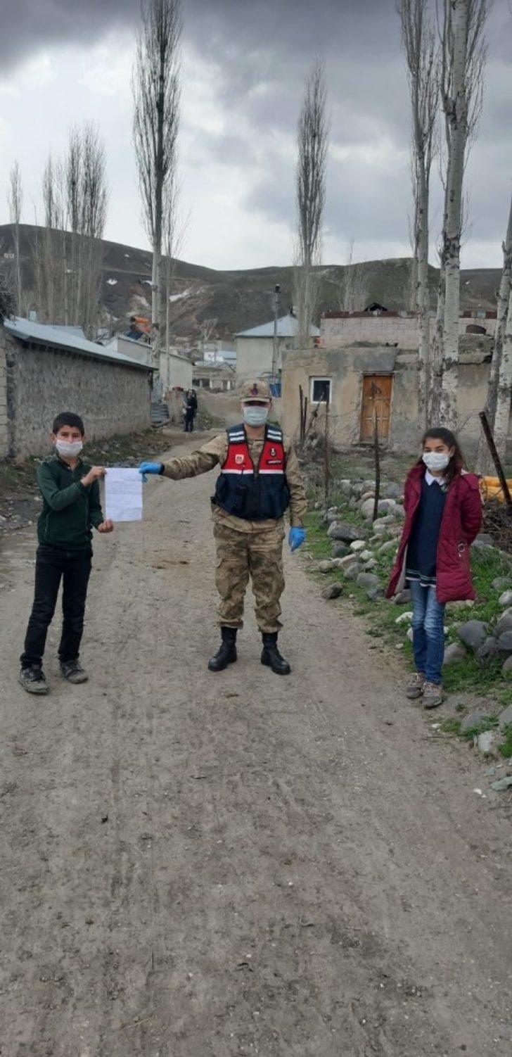 Harçlıklarını ‘Biz Bize Yeteriz Türkiyem Kampanyası’na bağışladılar G2