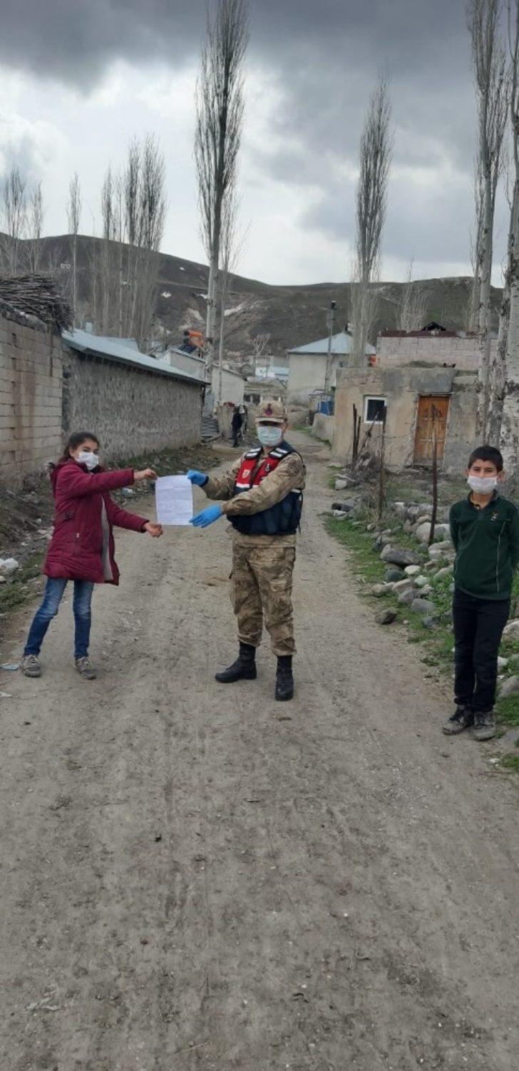 Harçlıklarını ‘Biz Bize Yeteriz Türkiyem Kampanyası’na bağışladılar G3