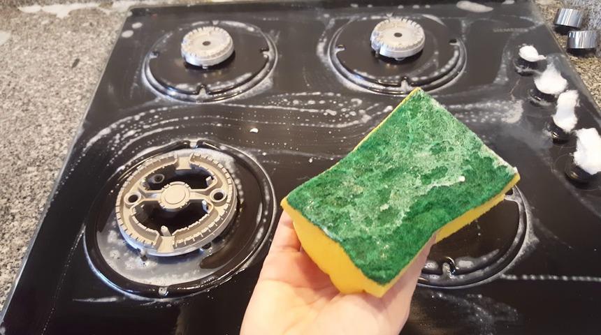 Kararmış ocakları ilk g&uuml;nk&uuml; haline d&ouml;nd&uuml;rmek m&uuml;mk&uuml;n! Amonyak, karbonat...