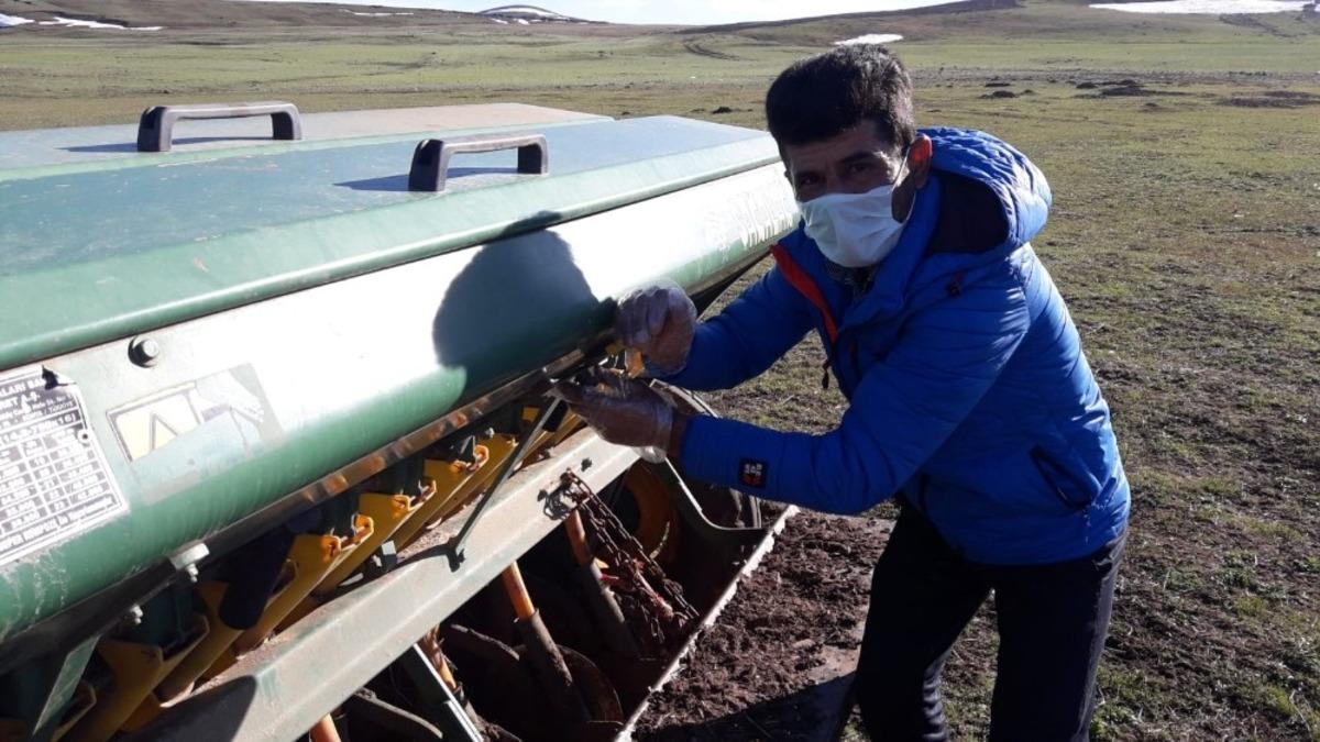 &Ccedil;ift&ccedil;ilerin tohum ekme mesaisi başladı