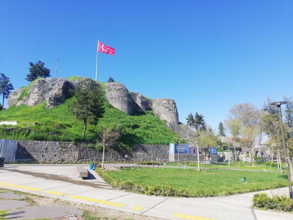 Sokağa &ccedil;ıkma yasağı nedeni ile tarihi mekanlar boş kaldı
