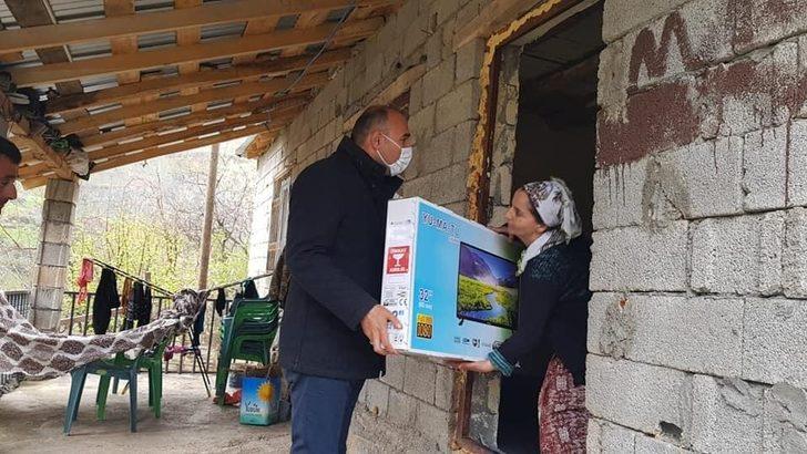 Çukurca Belediyesinden 10 aileye televizyon G1