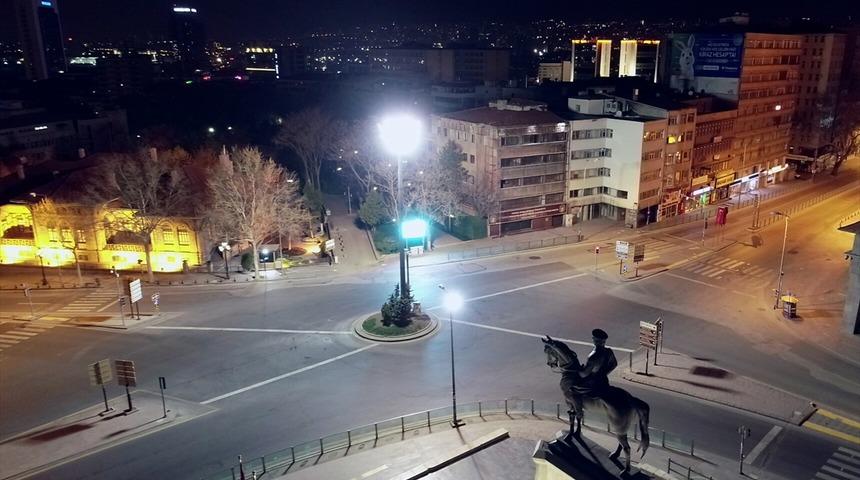 Son dakika: Ankara Valiliği duyurdu! Toplu taşıma ara&ccedil;larında maske zorunlu