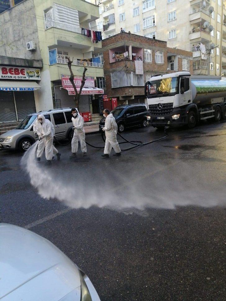 Bağlar’da cadde ve sokaklar dezenfekte edildi G2