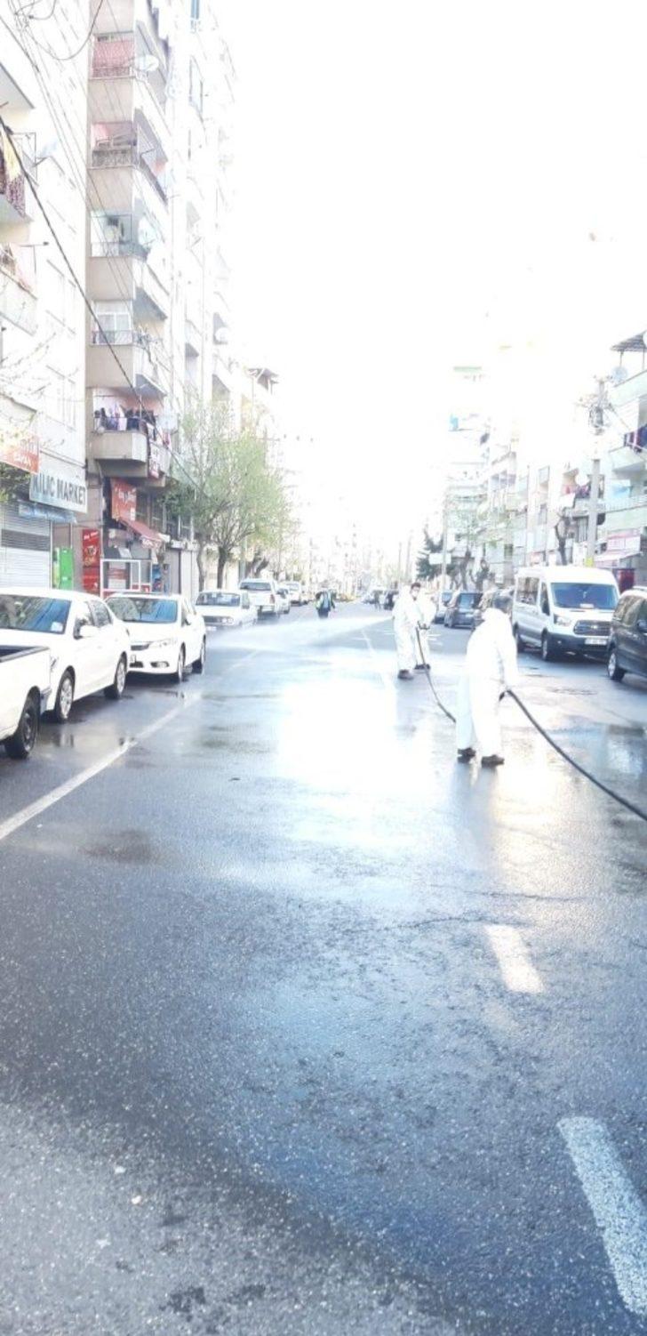 Bağlar’da cadde ve sokaklar dezenfekte edildi G5