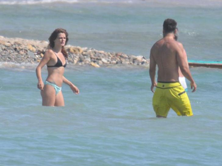 Özge Özpirinçci soğuktan denize giremedi G2