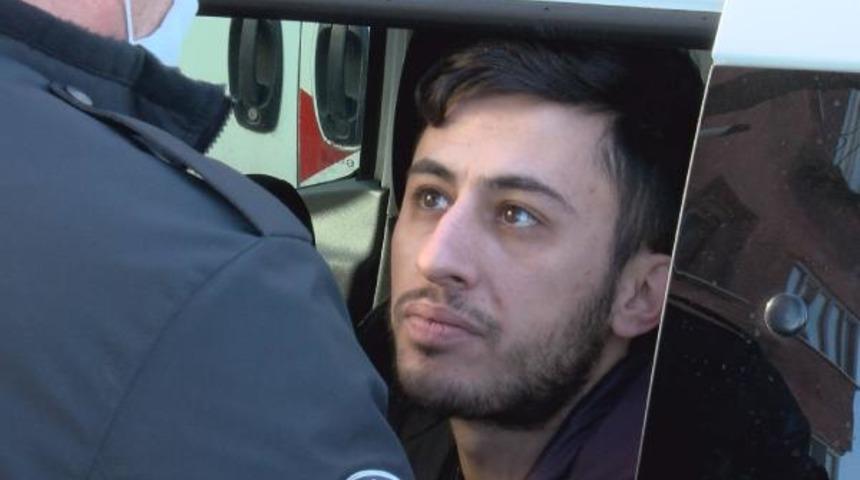 Sokağa &ccedil;ıkma yasağına rağmen ehliyetsiz ara&ccedil; kullandı