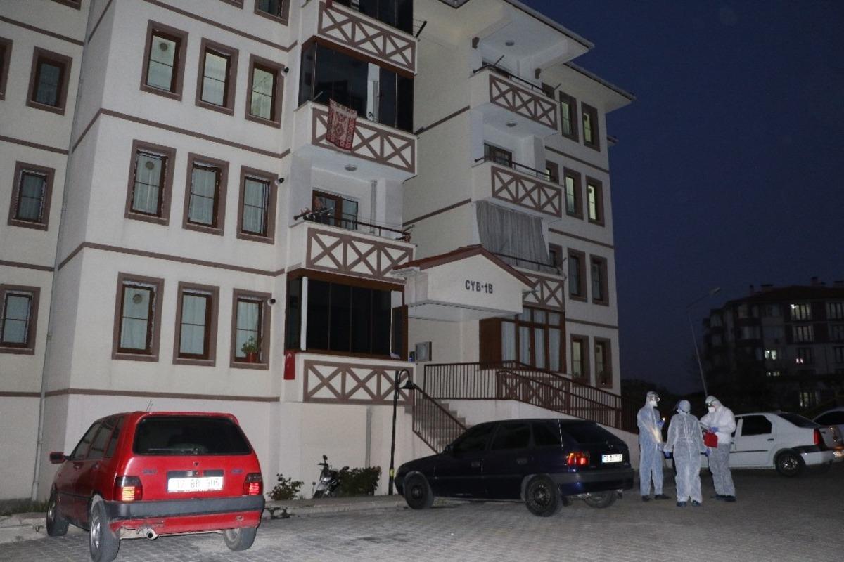 Korona vir&uuml;s &ccedil;ıkan site karantinaya alındı