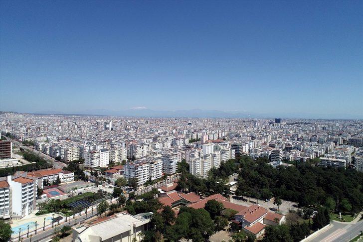 İlçe halkı balkonlardan hep birlikte şarkı söyledi G2