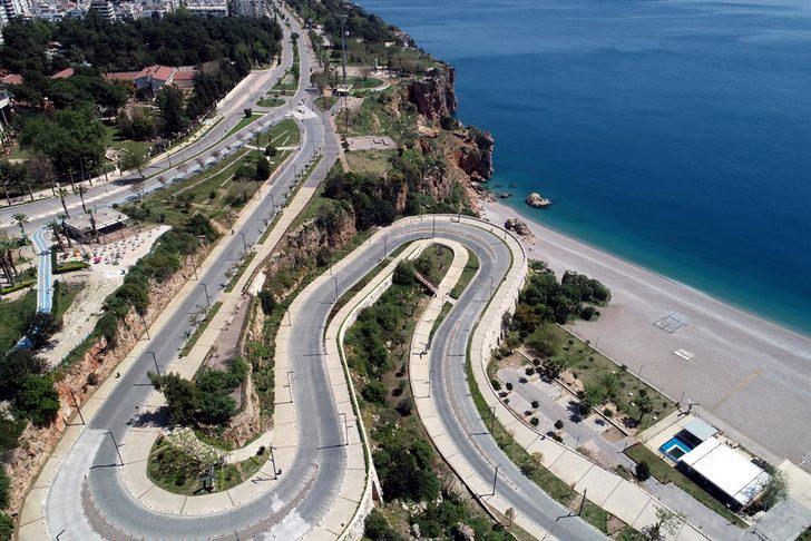 İlçe halkı balkonlardan hep birlikte şarkı söyledi G3