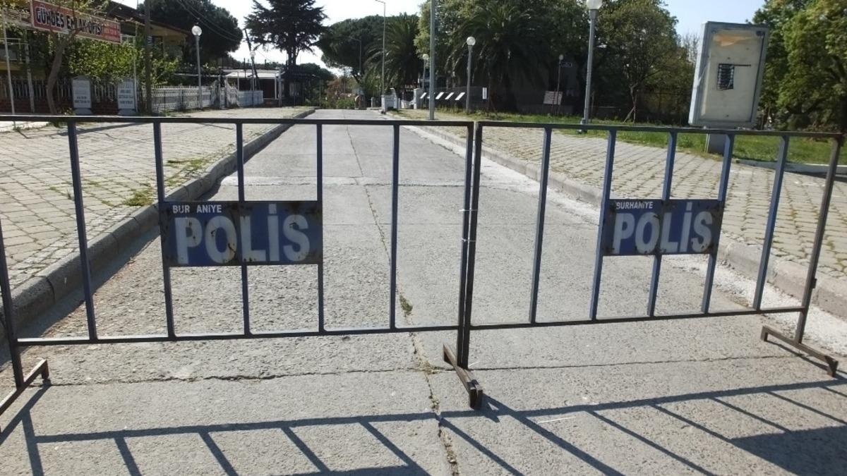 Burhaniye&rsquo;de sokağa &ccedil;ıkma yasağı sahilleri boşalttı