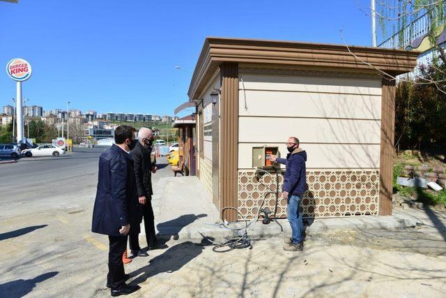 Süleymanpaşa Belediyesi taksi duraklarını yenilemeye başladı