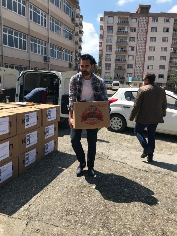 İstiklal Ortaokulundan 60 aileye gıda yardımı G2