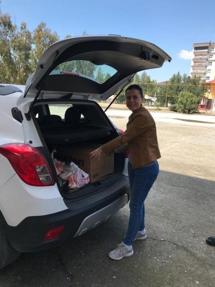 İstiklal Ortaokulundan 60 aileye gıda yardımı G4