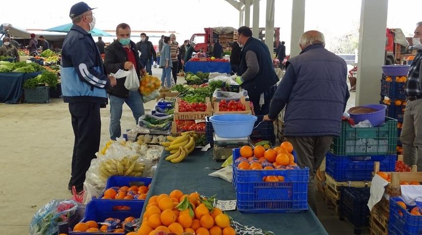 Üç ilçenin pazarcı esnafından Tavşanlı Belediyesi’ne tepki