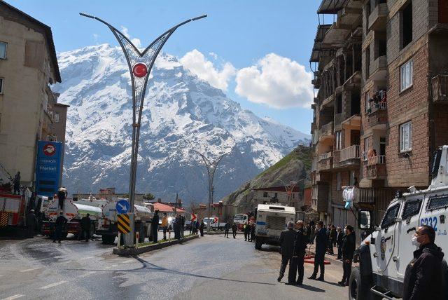 Hakkari’de korkutan yangın