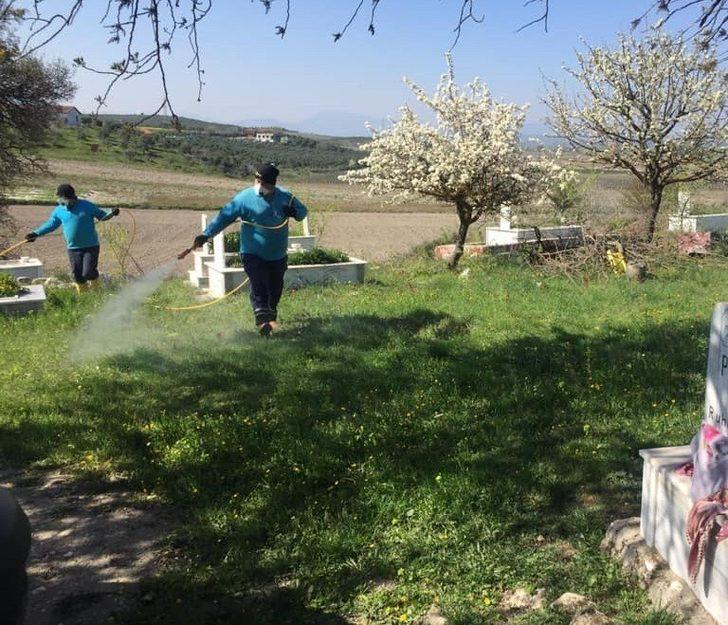 Manisa’da mezarlıklar bakıma alındı G2
