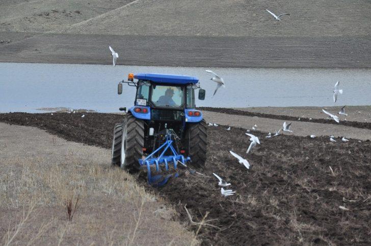 Kars’ta tarlalar sürülmeye başladı G3