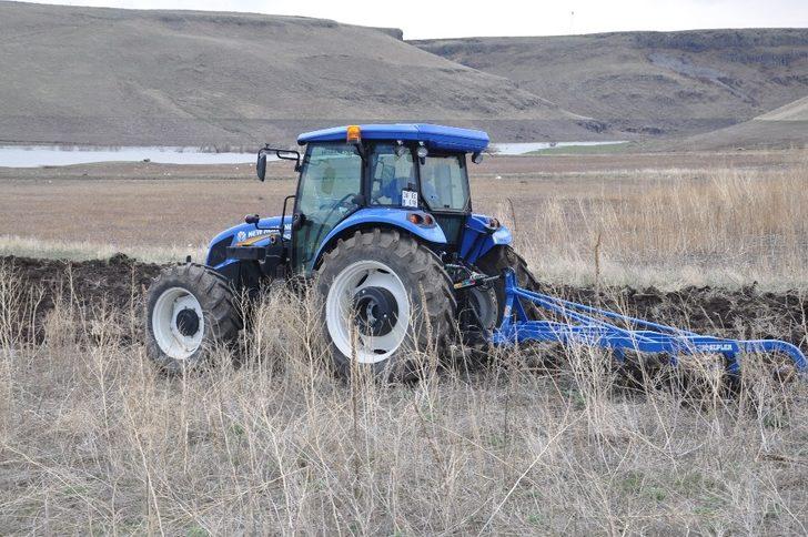 Kars’ta tarlalar sürülmeye başladı G5