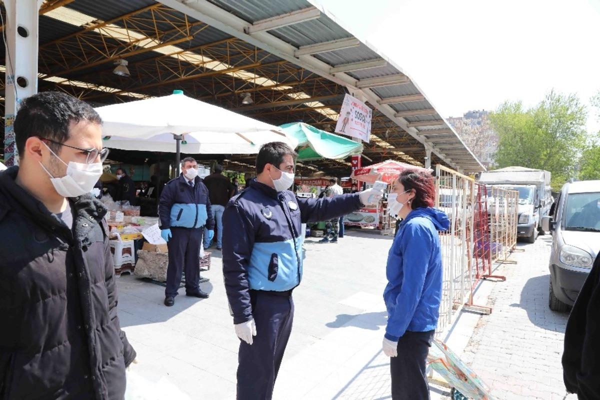 Bayraklı&rsquo;da zabıtadan pazar yerlerinde denetim