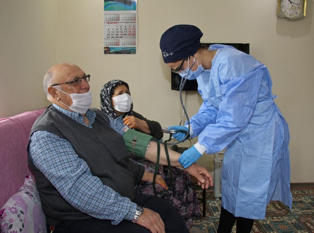 B&uuml;y&uuml;kşehir&rsquo;in Evde Sağlık Hizmeti yaşlı bireyleri yalnız bırakmıyor