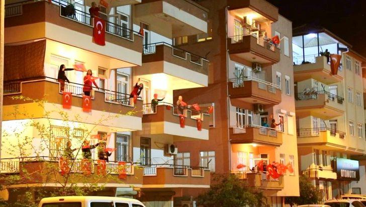 Antalya’da "Memleketim" şarkısıyla balkonlardan coşku seli yükseldi G1