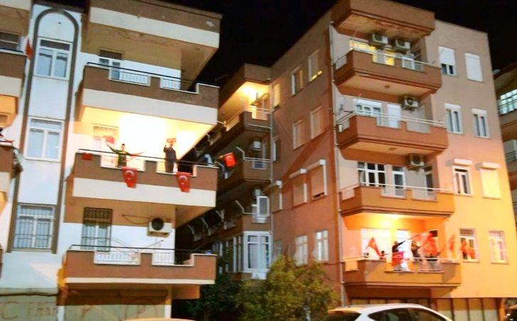Antalya’da "Memleketim" şarkısıyla balkonlardan coşku seli yükseldi G2
