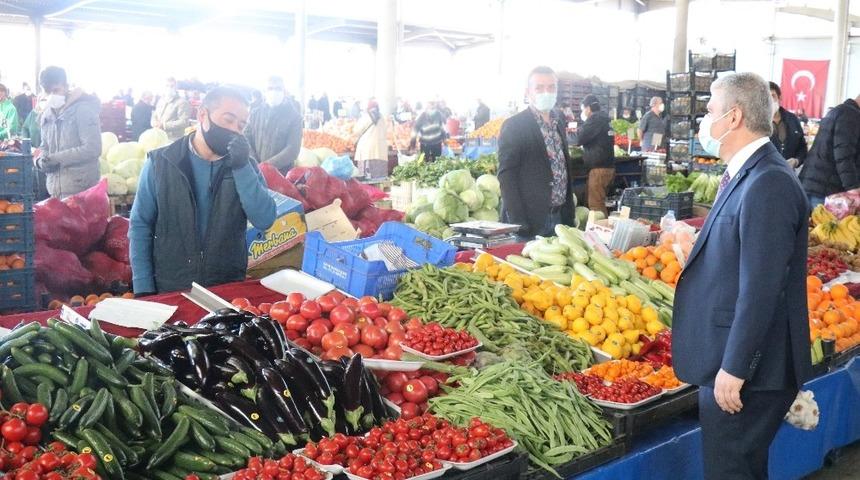 Kırşehir Valisi İbrahim Akın, Pazar yerinde denetim yaptı