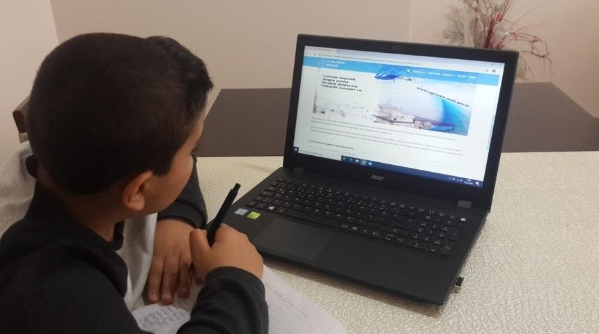 Evde kal evde &ccedil;&ouml;z