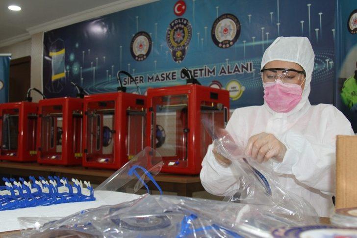 Van polisi kendi siperlik maskesini üretiyor G1