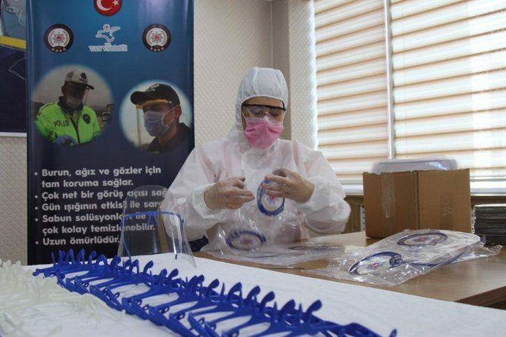 Van polisi kendi siperlik maskesini üretiyor G2