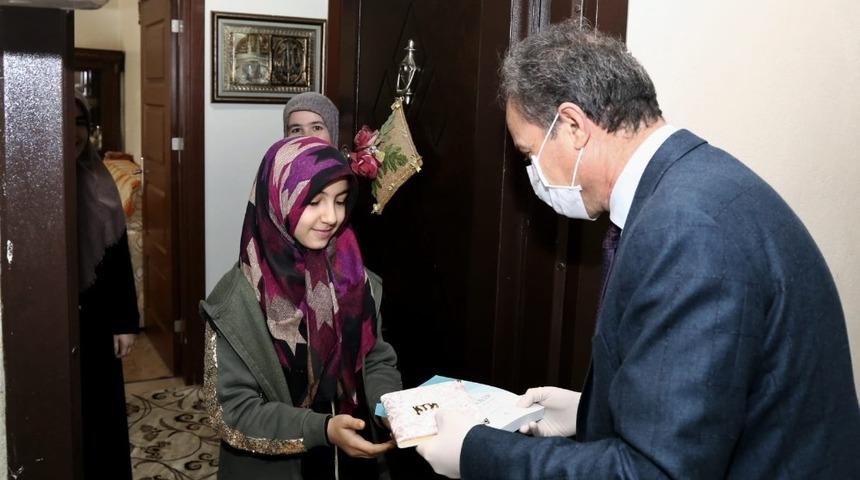 Adıyaman Belediyesi 7 bin kitap dağıttı