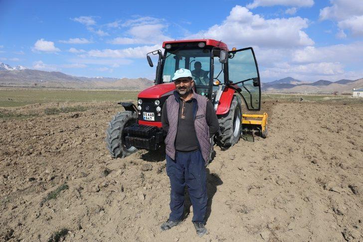 Gürpınar Belediyesi çiftçileri yalnız bırakmadı G3