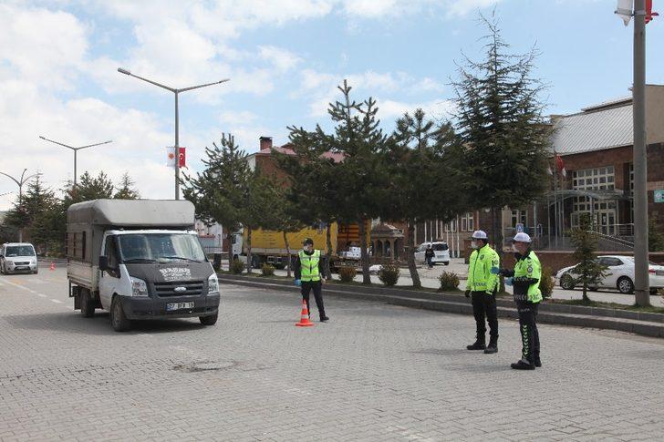 Ahlat’taki trafik ekiplerinden korona virüs uygulaması G3